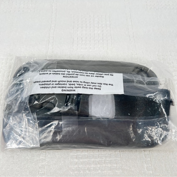 NWT Lululemon Everywhere Belt Bag (1L) - Grey Sage - Picture 4 of 6